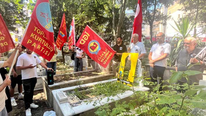 Zeki Özhoroz mezarı başında saygı ve özlemle anıldı