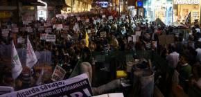 Taksim’de halkın iradesi ‘’Savaşa hayır’’ dedi Taksim’de halkın iradesi ‘’Savaşa hayır’’ dedi